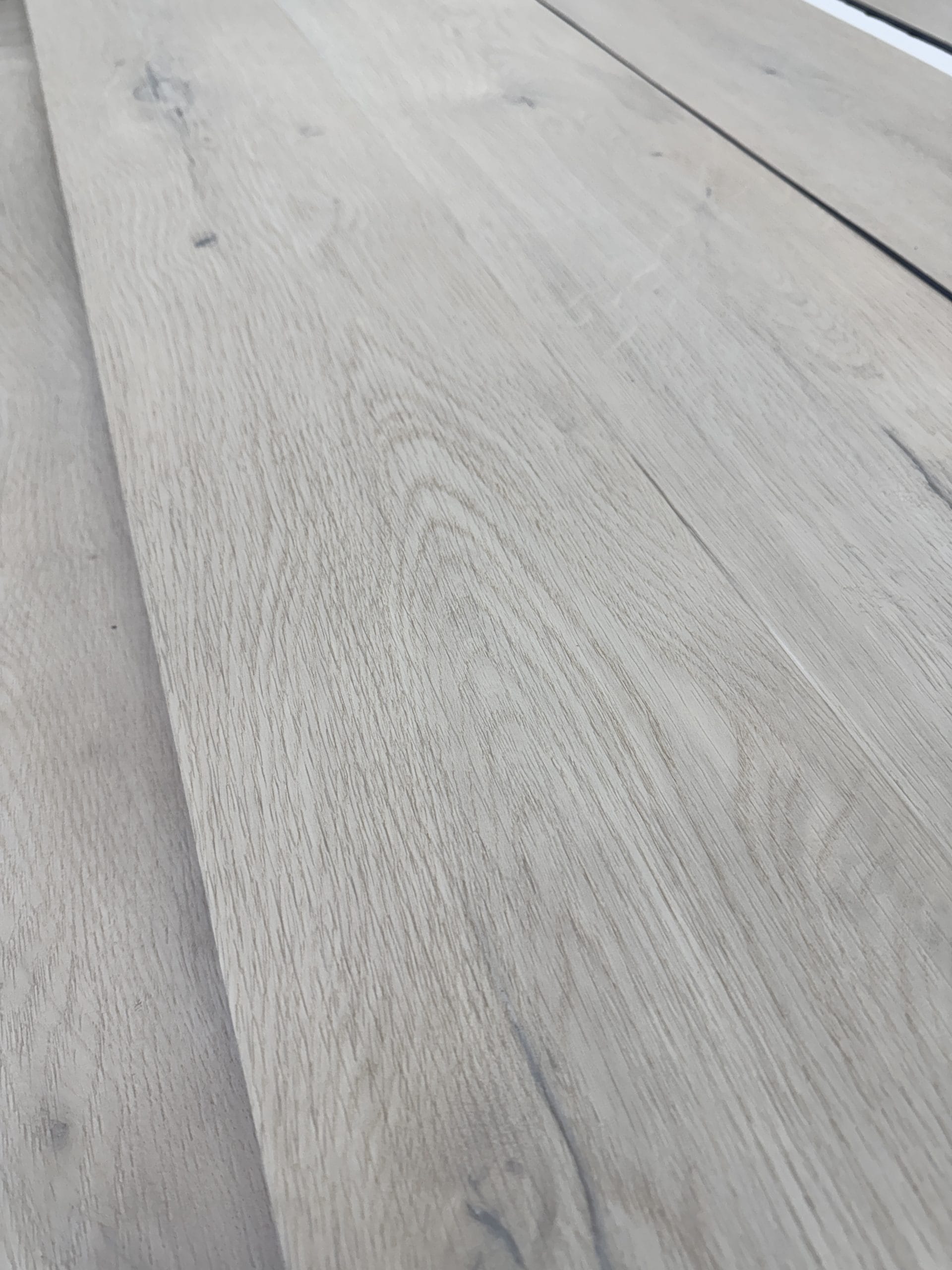 Plancher de vinyle gris pale 7608