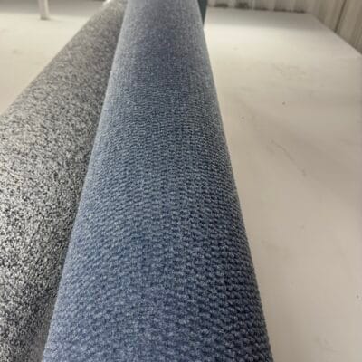 Tapis mur a mur bleu
