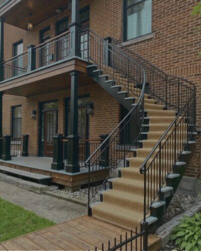 tapis-fibre-naturelle-27-escalier-exterieur Escalier extérieur avec tapis fibre naturelle 27 pouces