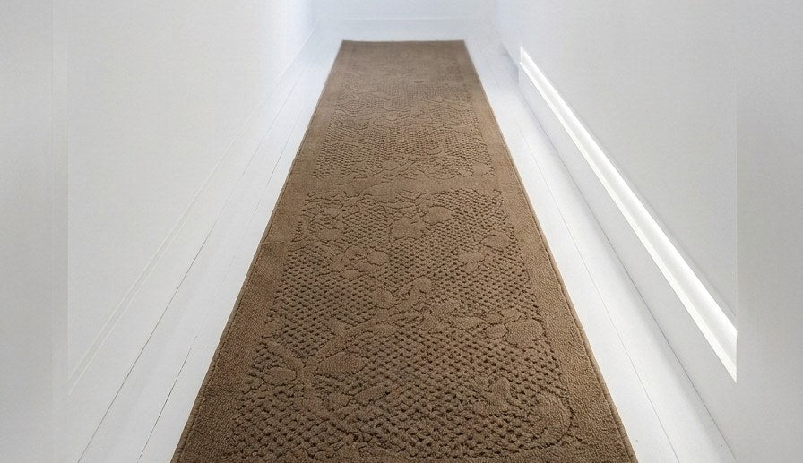 Tapis de passage Bougainvillea brun 28,5 po – coupé sur mesure