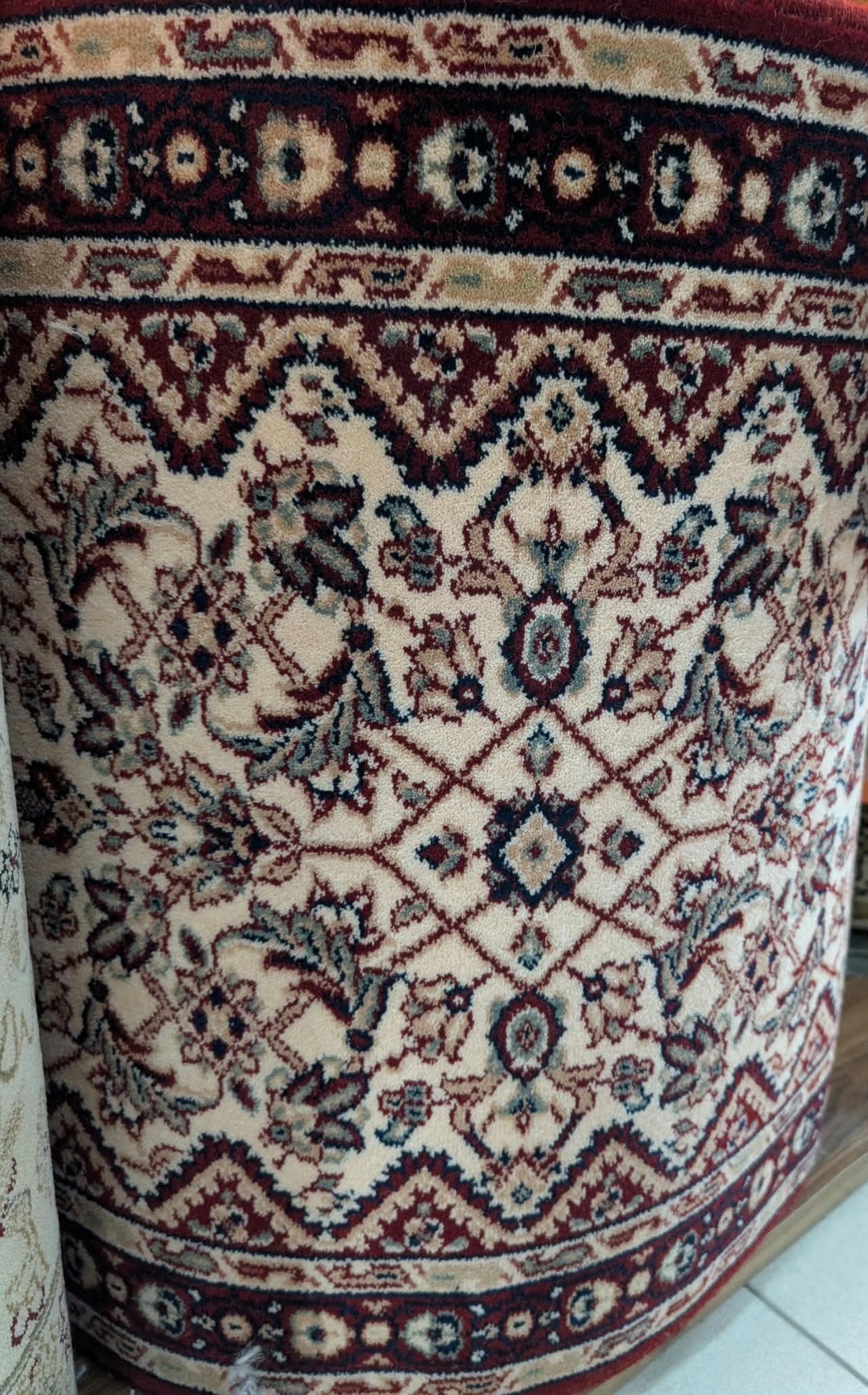 Tapis de passage Konia rouge et ivoire 27 po – coupé sur mesure