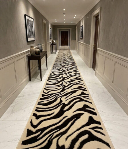 tapis-passage-saphire-zebre-4659-1.jpg Tapis de passage Saphire zèbre noir et crème 27 po – coupé sur mesure